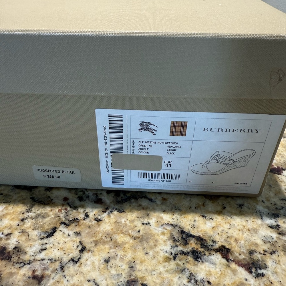 Authentic Burberry Nova Check Pattern Patent Leat… - image 7